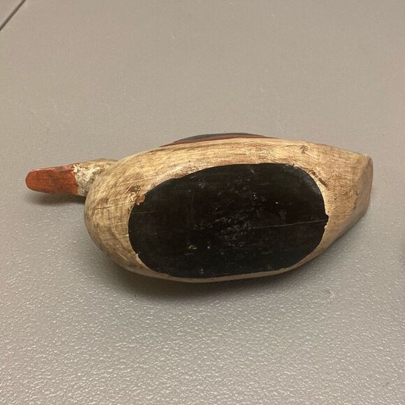 Vintage 1980s Duck Decoy Pair Hand Carved Hand Painted Solid Wood 8” and 6” - Picture 4 of 9